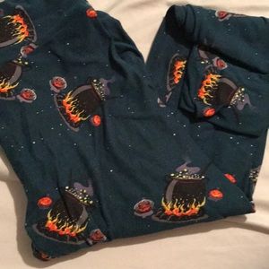 Cauldron OS leggings